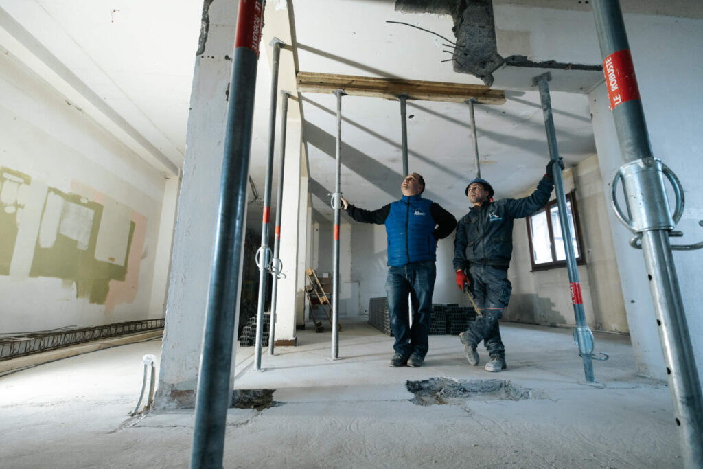 Photo des ouvriers de l'entreprise de maçonnerie et rénovation GL CONSTRUCTION RÉNOVATION à Allinges